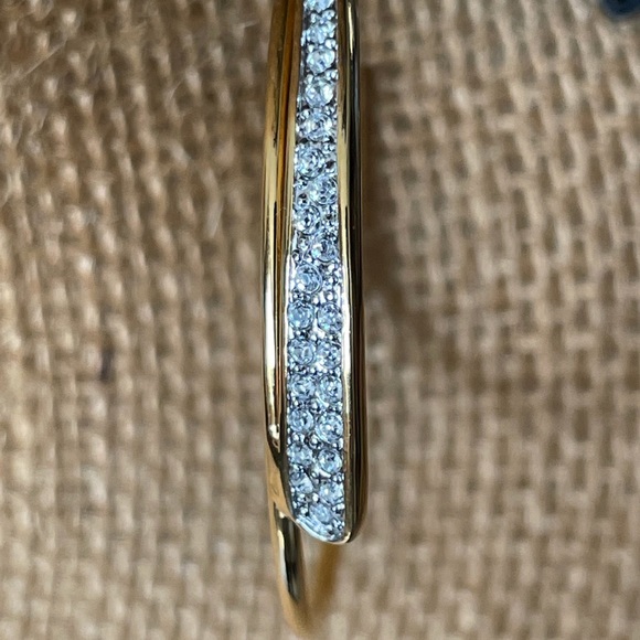 Vintage Butler Hoop gold tone Earrings - Picture 5 of 8